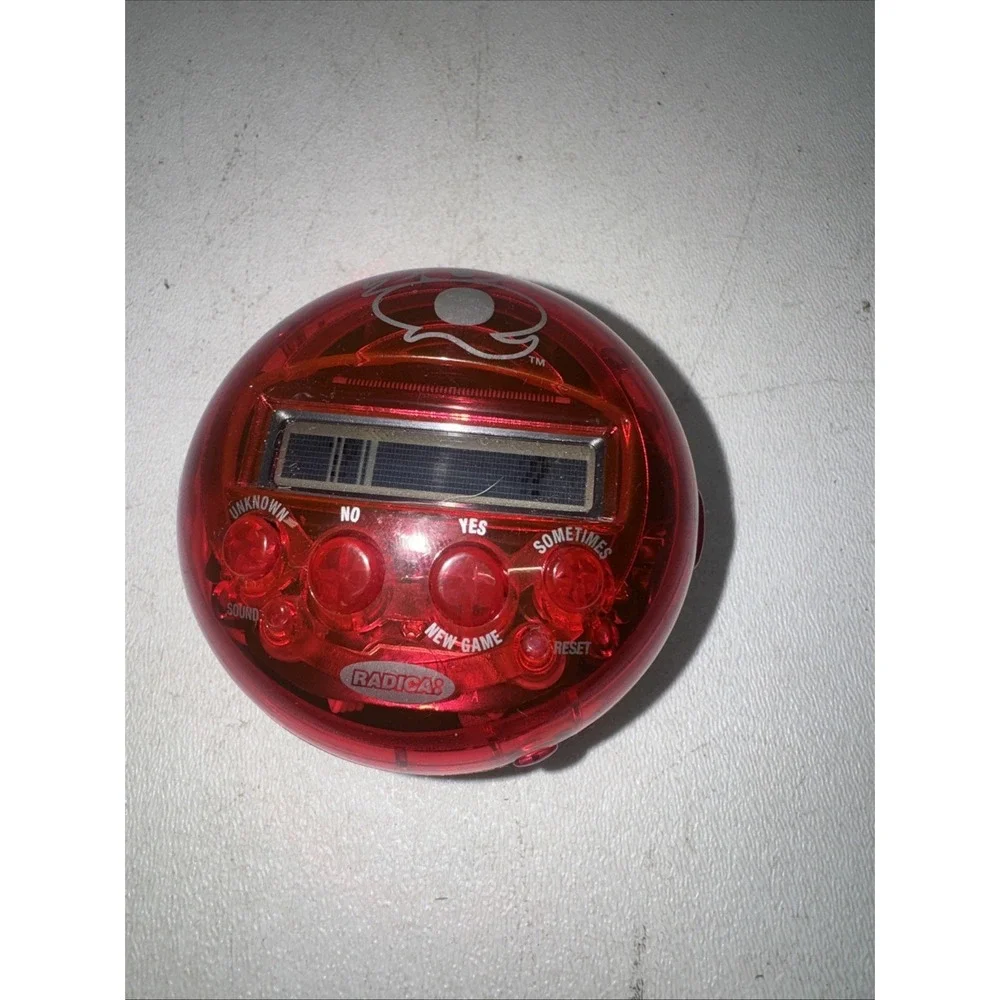Retro 20Q Questions Red Electronic Handheld Game Radica 2005 Tested & Working